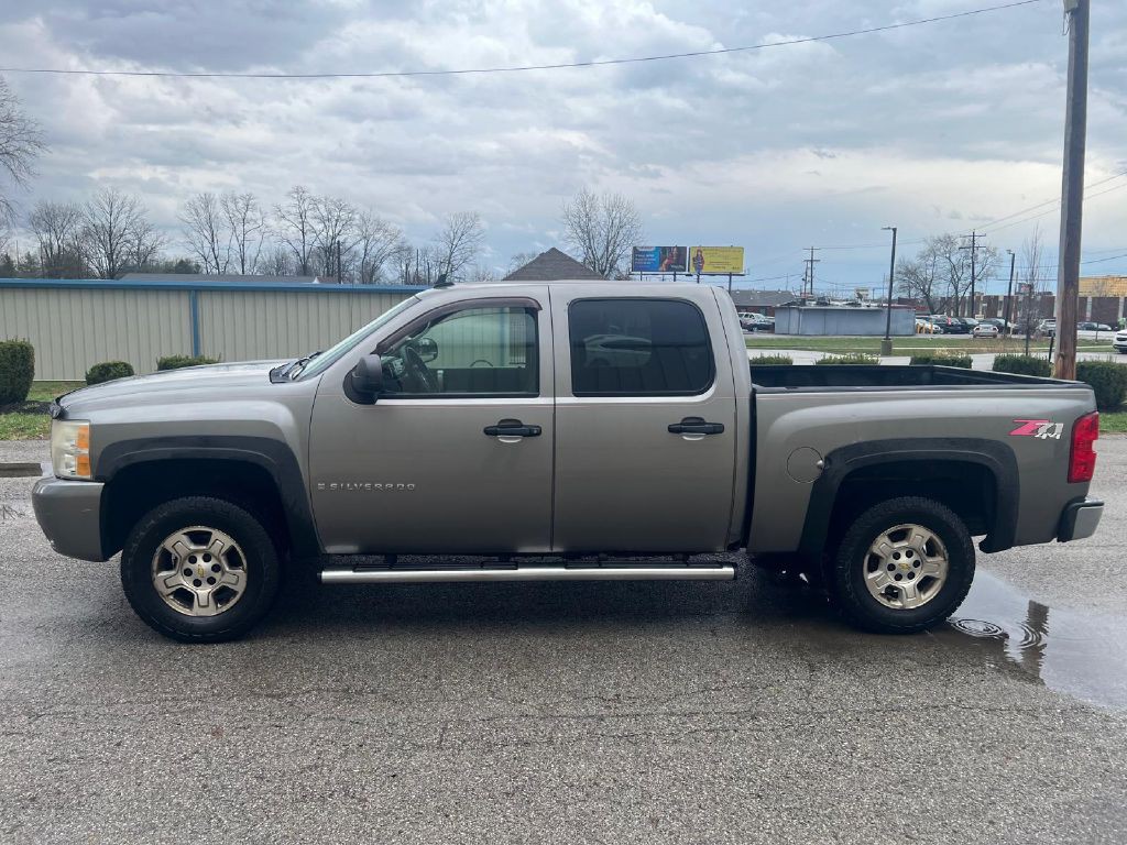 2007 Chevrolet Silverado 1500 Image 2