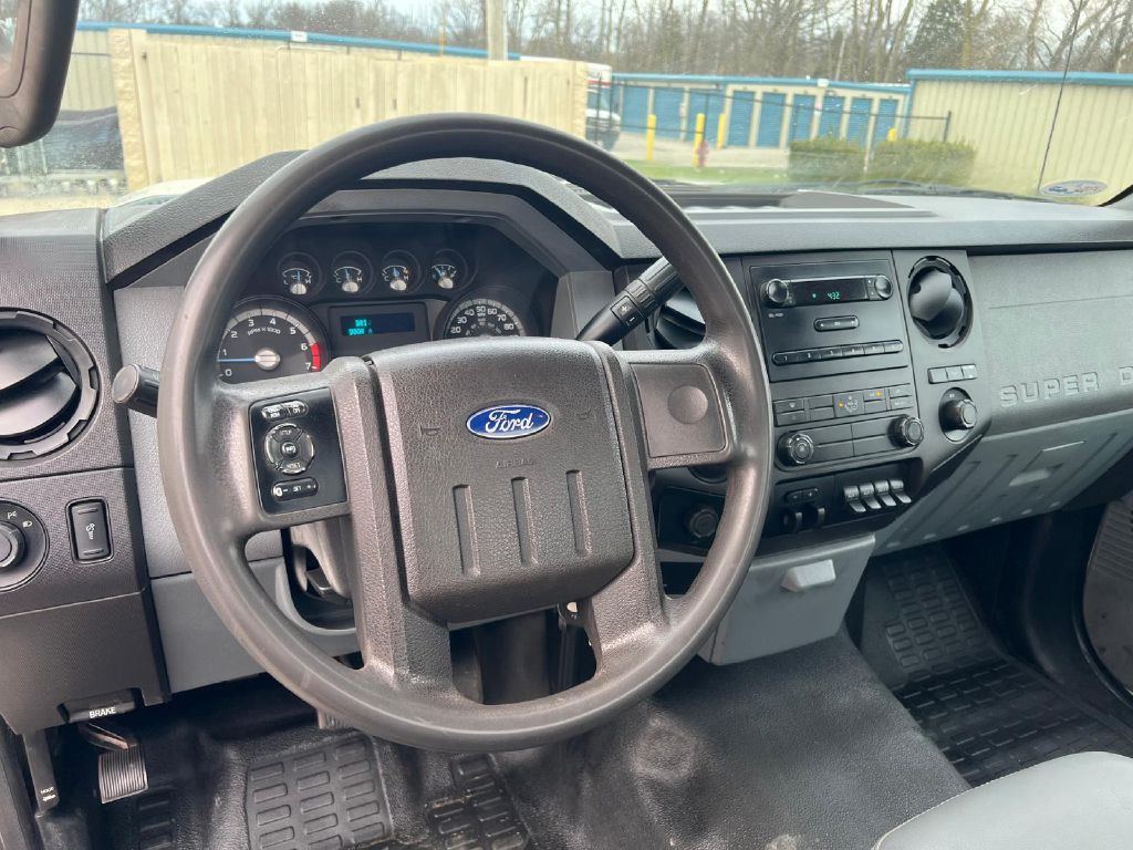 2011 Ford F-350 Image 12