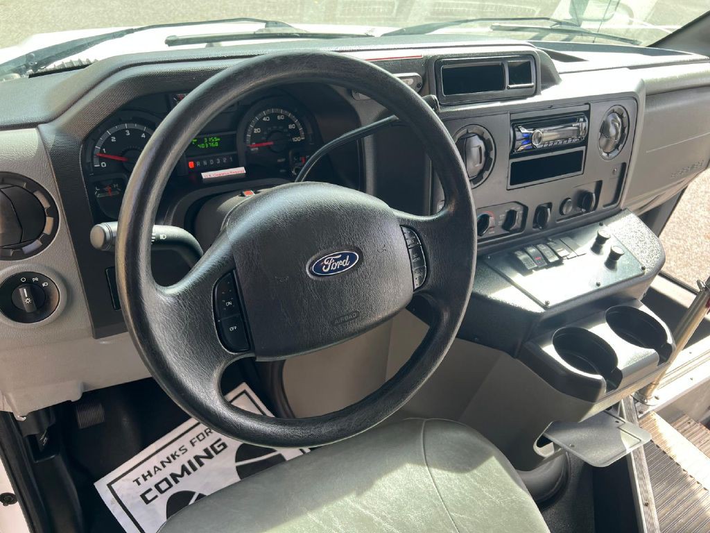 2013 Ford Econoline Image 12