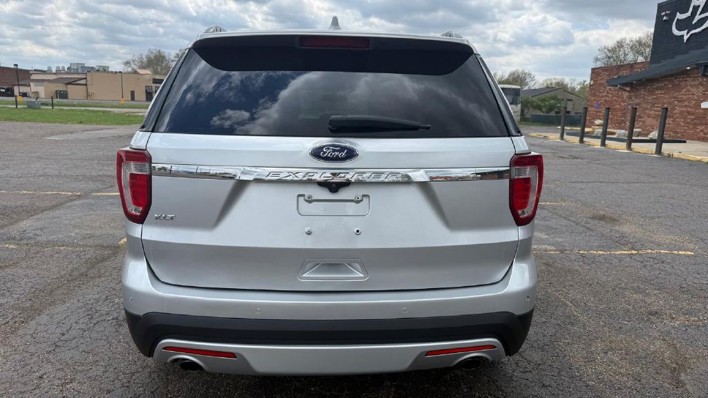 2017 Ford Explorer Image 4
