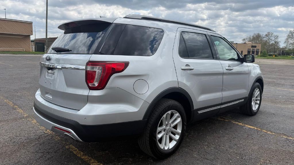 2017 Ford Explorer Image 5