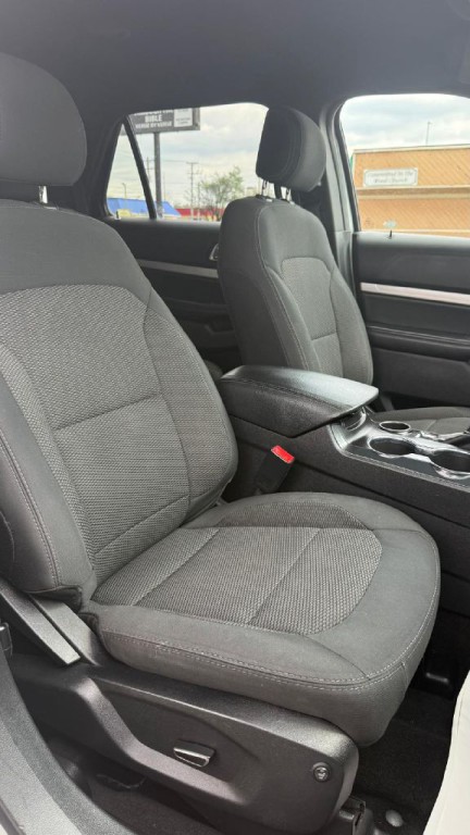 2017 Ford Explorer Image 18