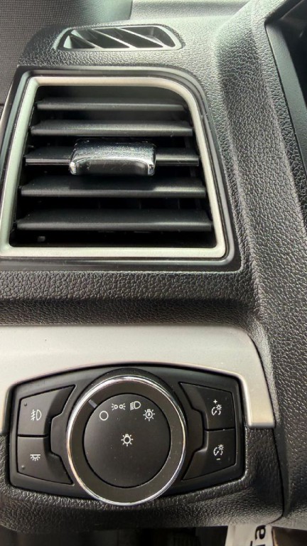 2017 Ford Explorer Image 23