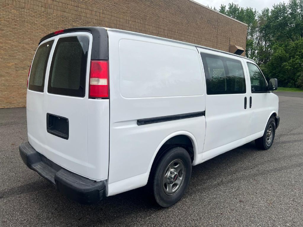 2008 GMC Savana Image 9