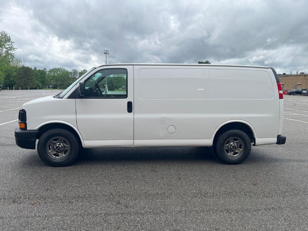 2008 GMC Savana Image 10