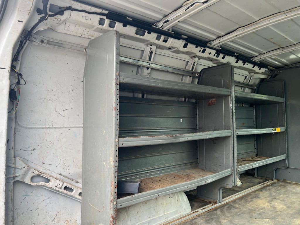 2008 GMC Savana Image 14