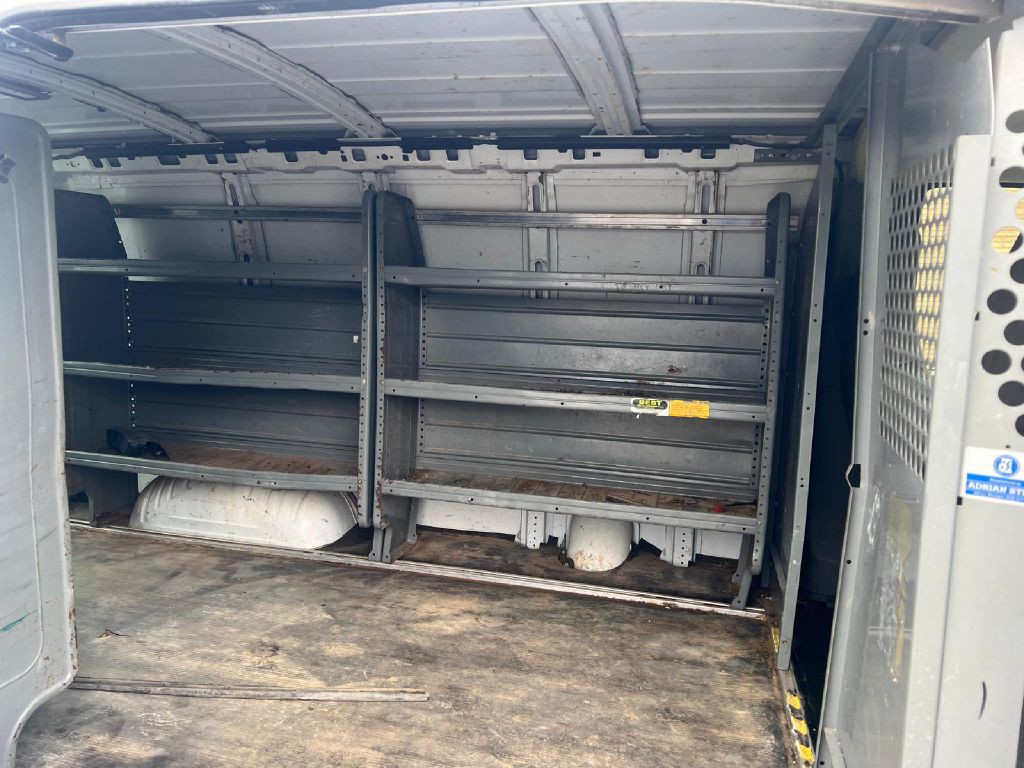 2008 GMC Savana Image 18