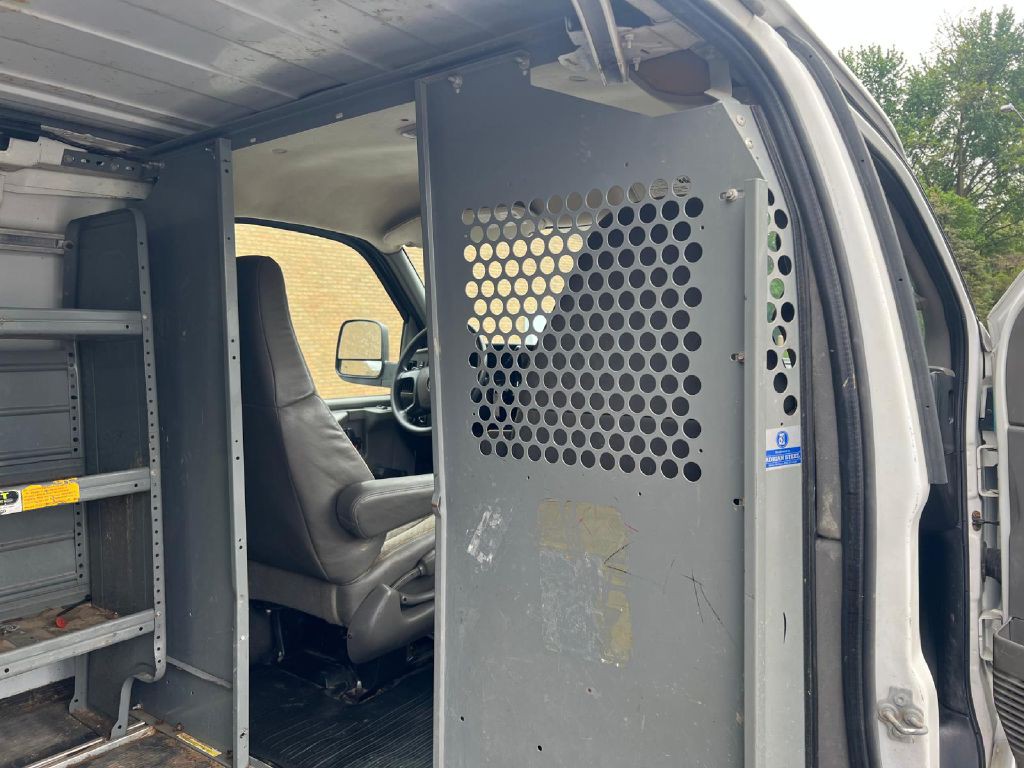 2008 GMC Savana Image 19