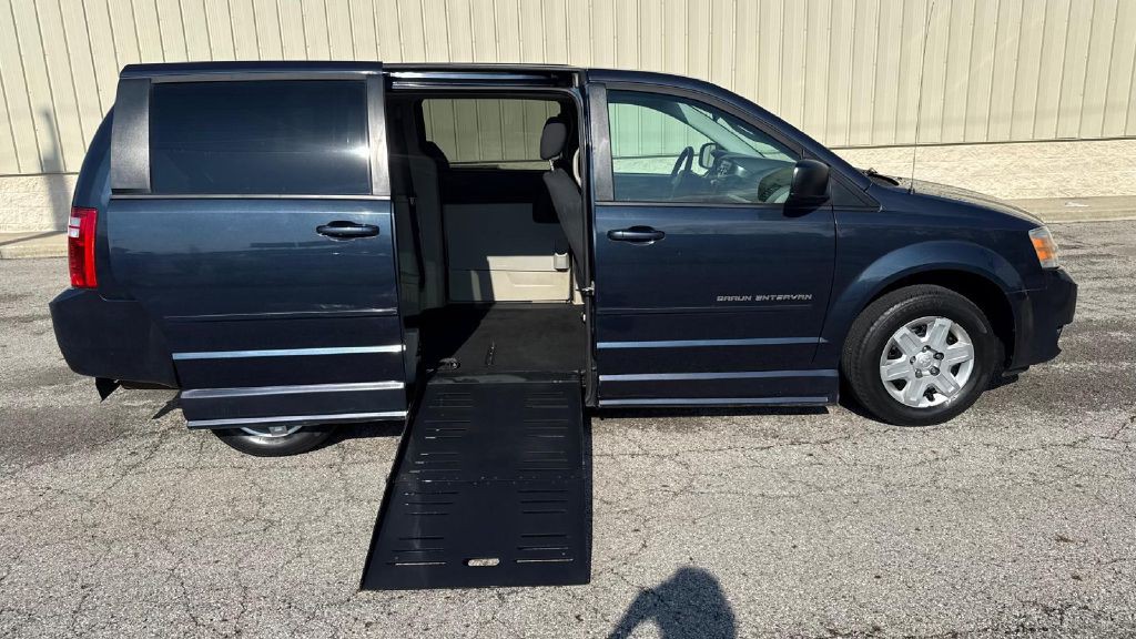 2009 Dodge Grand Caravan Image 1