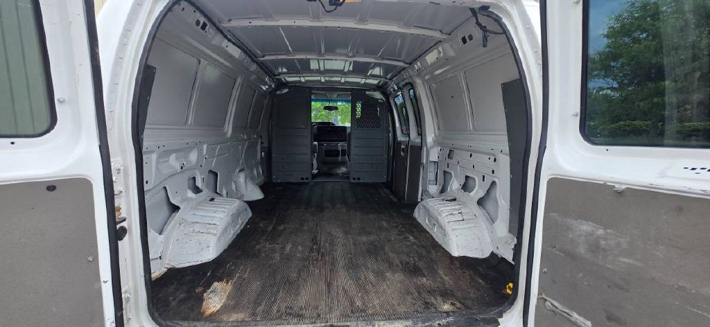 2014 Ford Econoline Image 22