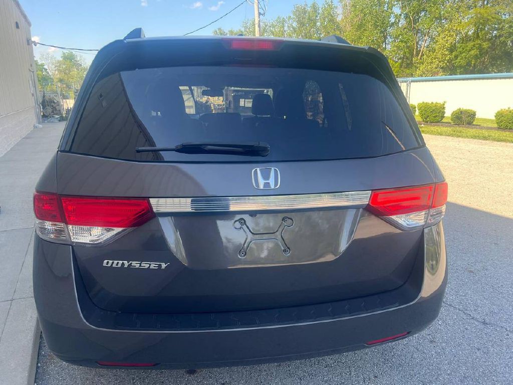 2015 Honda Odyssey Image 2