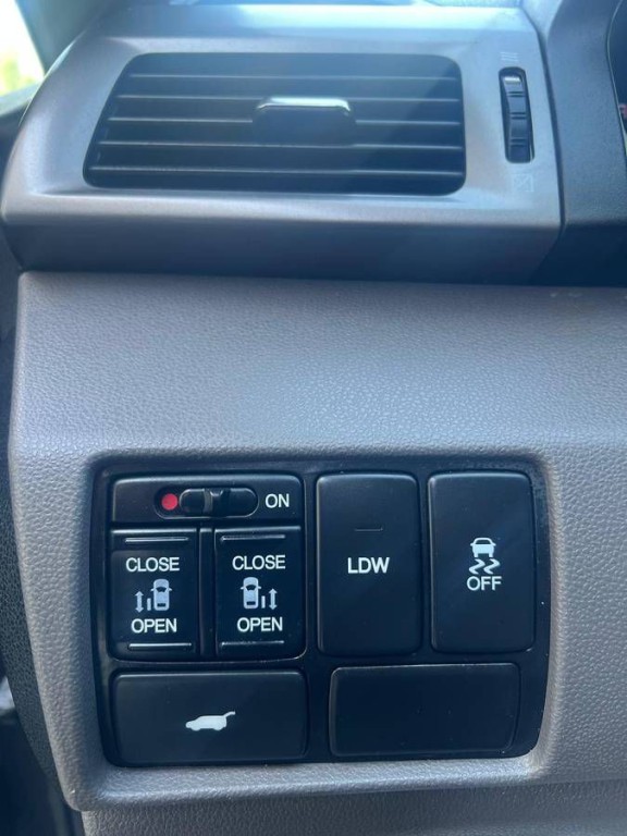2015 Honda Odyssey Image 9