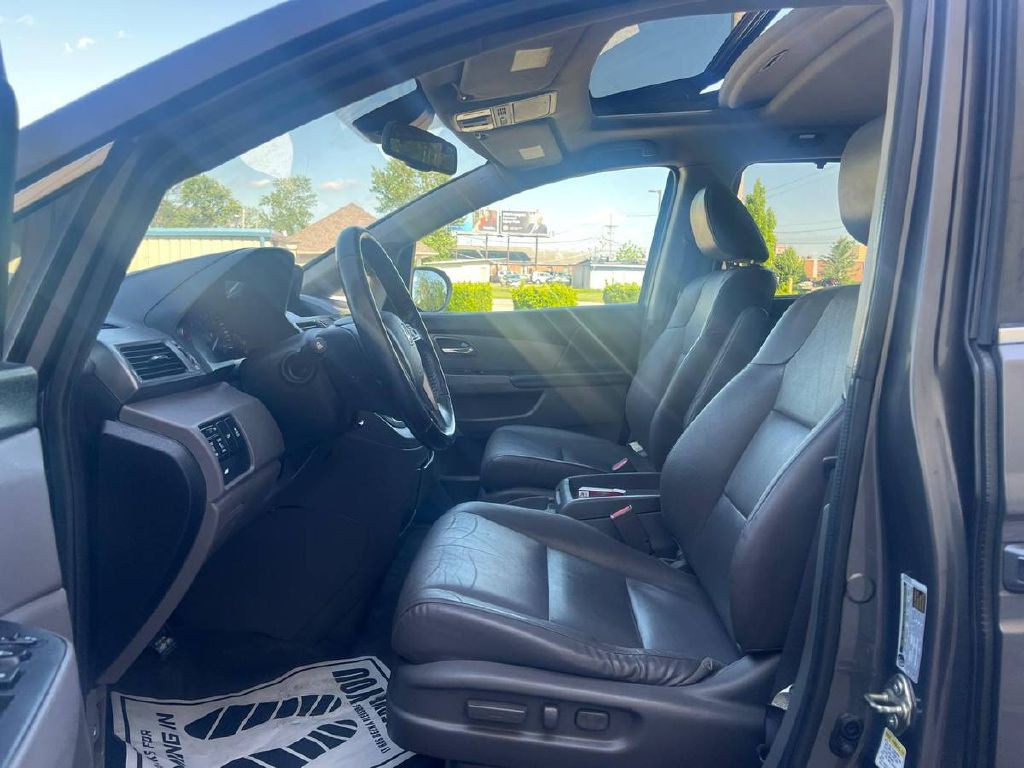 2015 Honda Odyssey Image 14