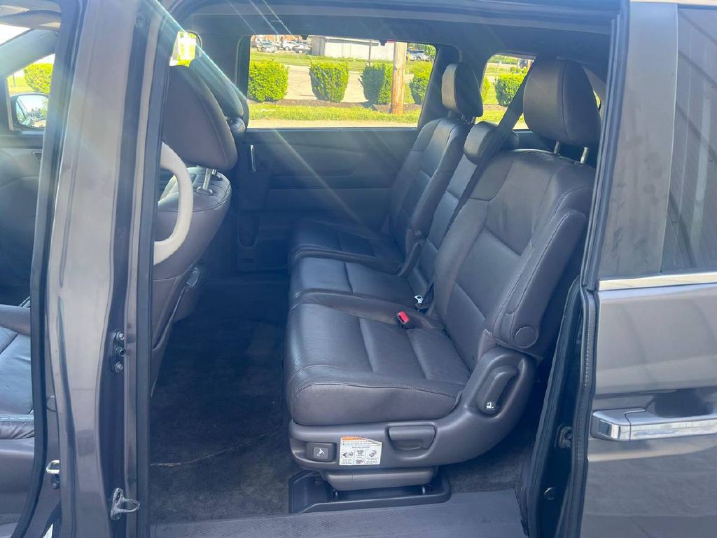 2015 Honda Odyssey Image 16