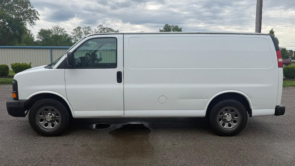 2013 Chevrolet Express Image 2
