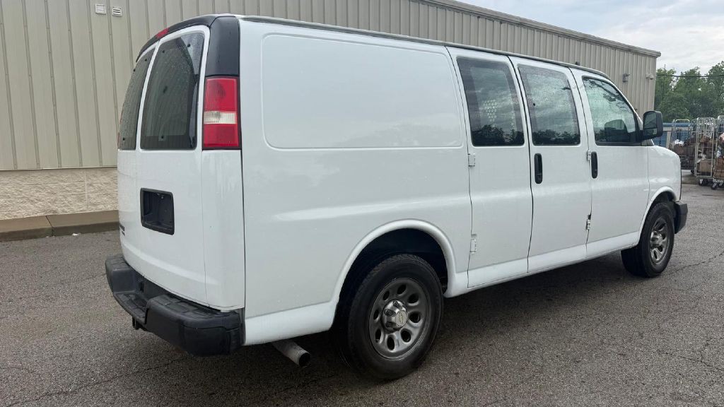 2013 Chevrolet Express Image 4