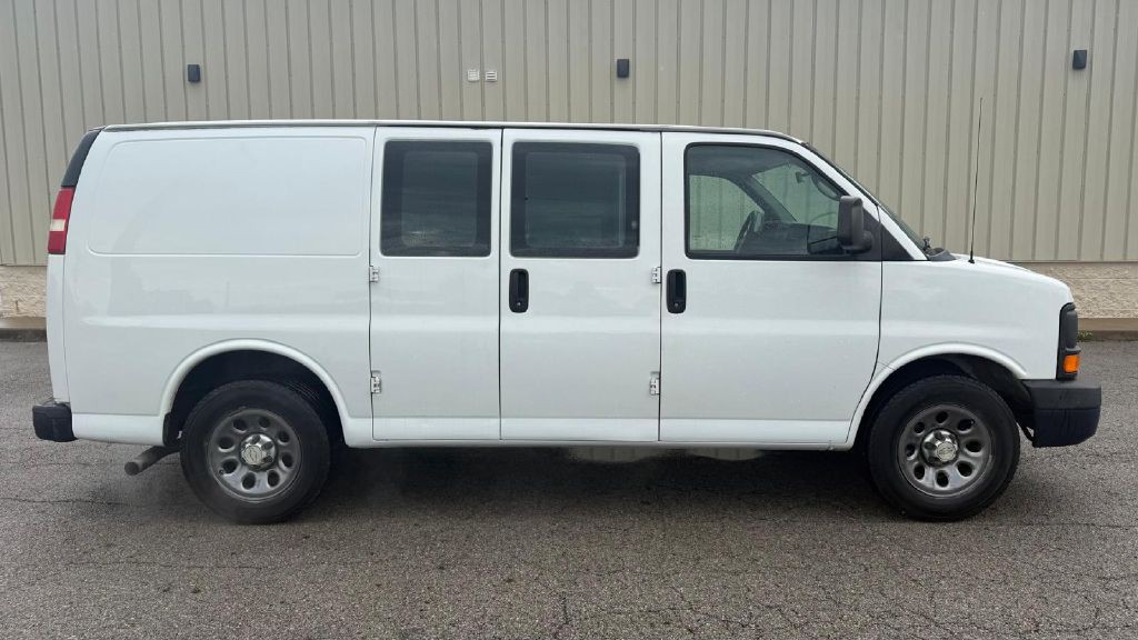 2013 Chevrolet Express Image 5
