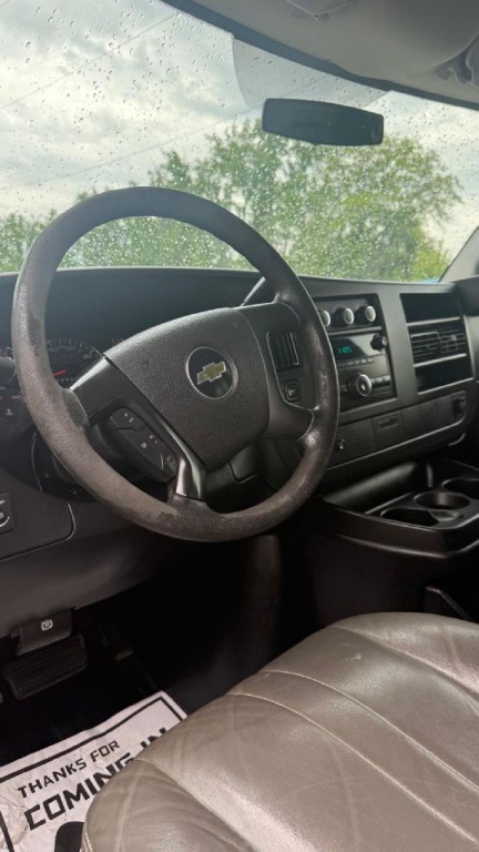2013 Chevrolet Express Image 9
