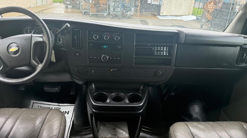 2013 Chevrolet Express Image 16