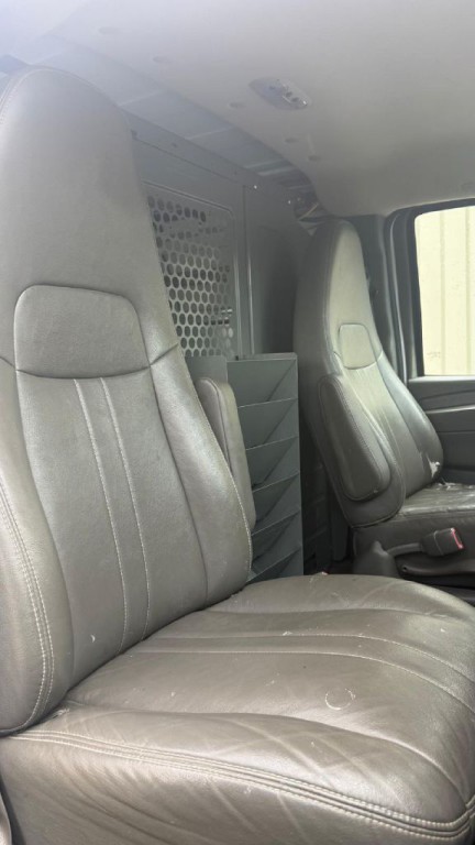2013 Chevrolet Express Image 18