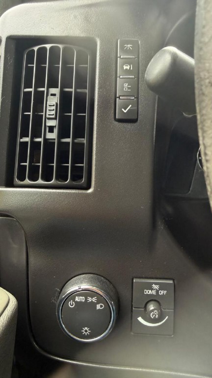 2013 Chevrolet Express Image 21