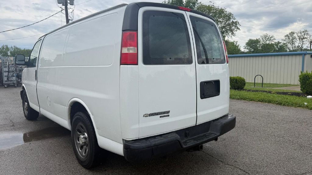 2013 Chevrolet Express Image 23
