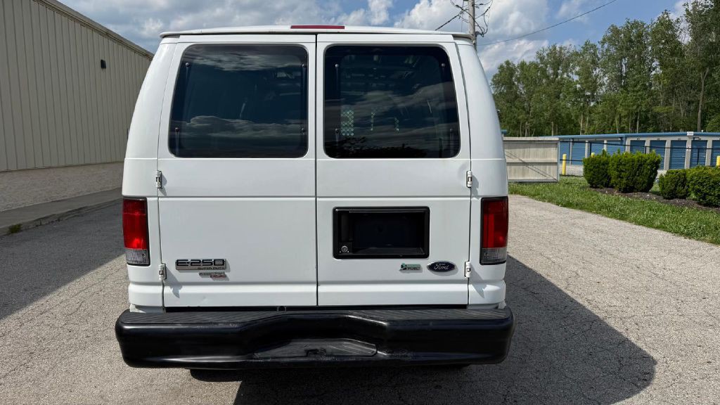 2012 Ford Econoline Image 4