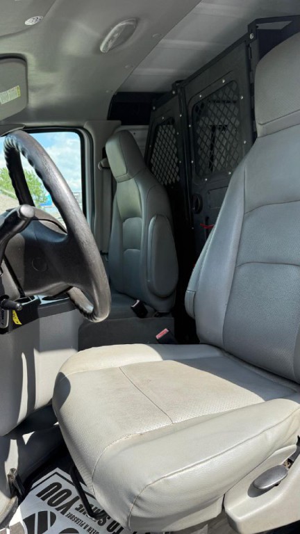 2012 Ford Econoline Image 9
