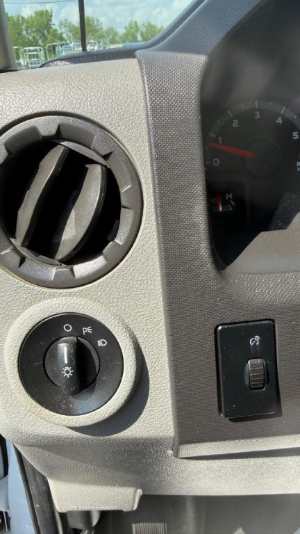 2012 Ford Econoline Image 15