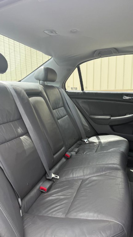 2005 Honda Accord Image 19