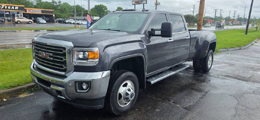2015 GMC Sierra Image 2