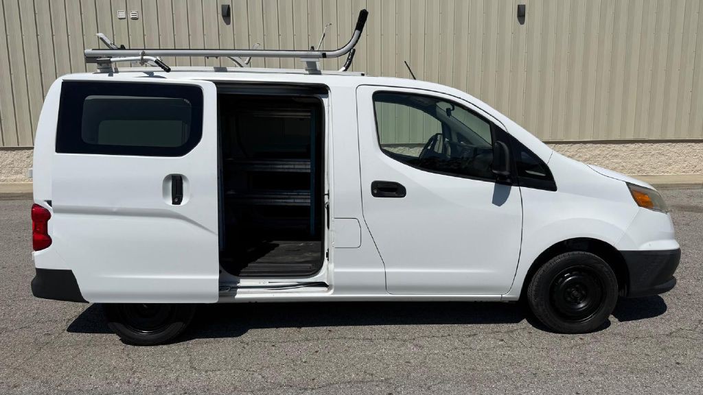 2015 Chevrolet Express Image 11