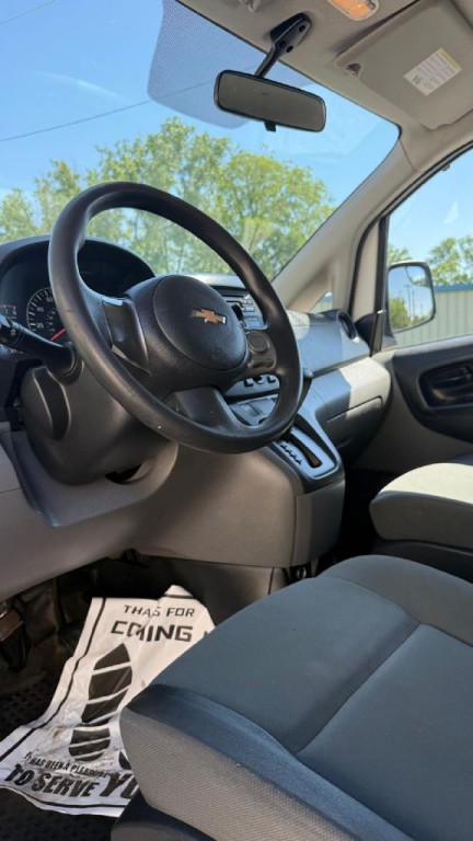 2015 Chevrolet Express Image 14