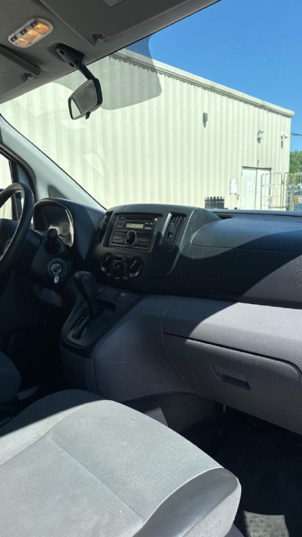 2015 Chevrolet Express Image 17