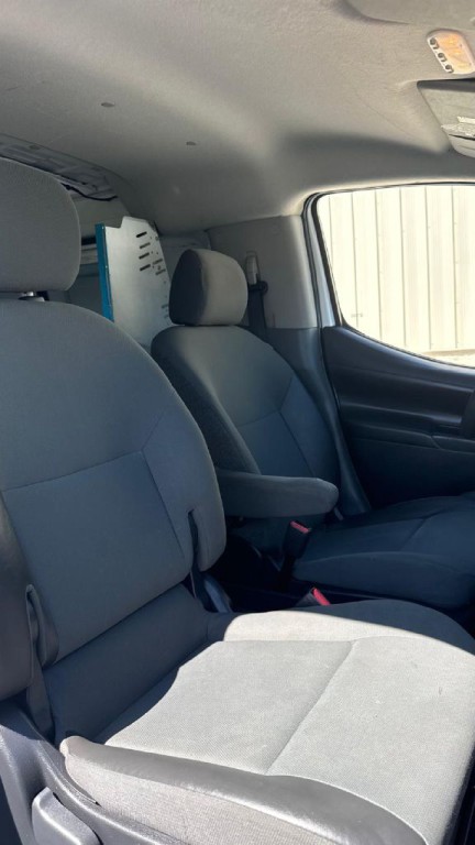 2015 Chevrolet Express Image 18