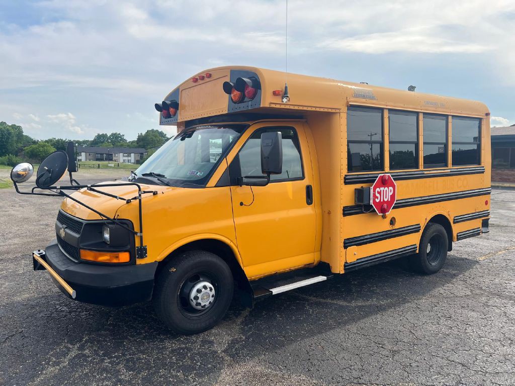 2010 Chevrolet Express Image 4