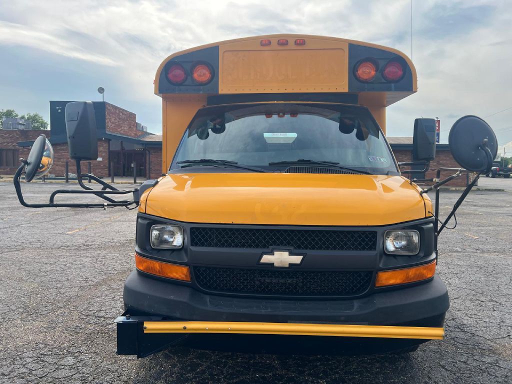 2010 Chevrolet Express Image 6