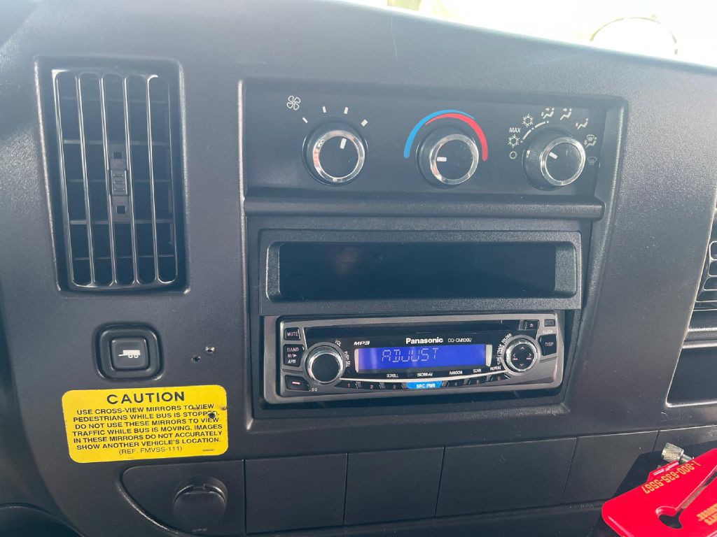 2010 Chevrolet Express Image 11