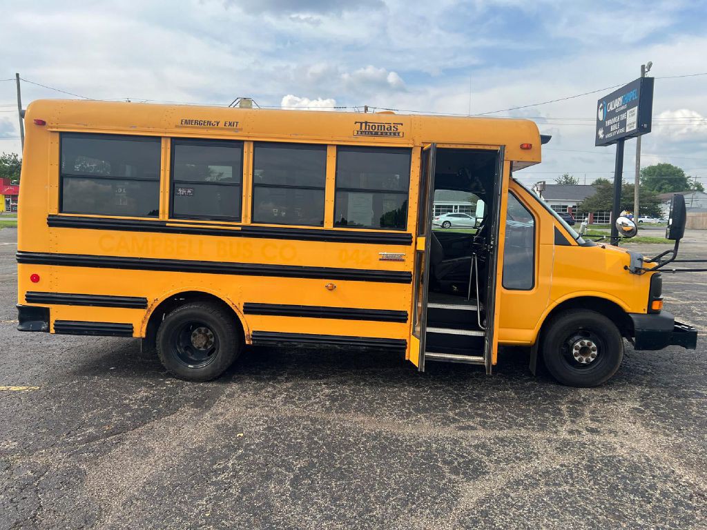 2010 Chevrolet Express Image 13