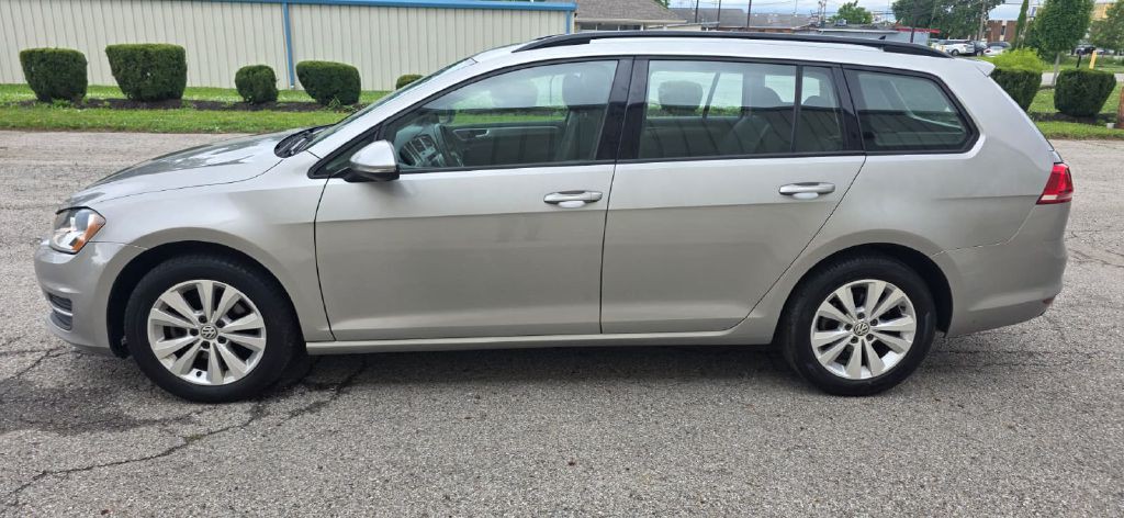 2017 Volkswagen Golf Image 6