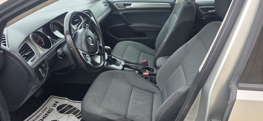 2017 Volkswagen Golf Image 21