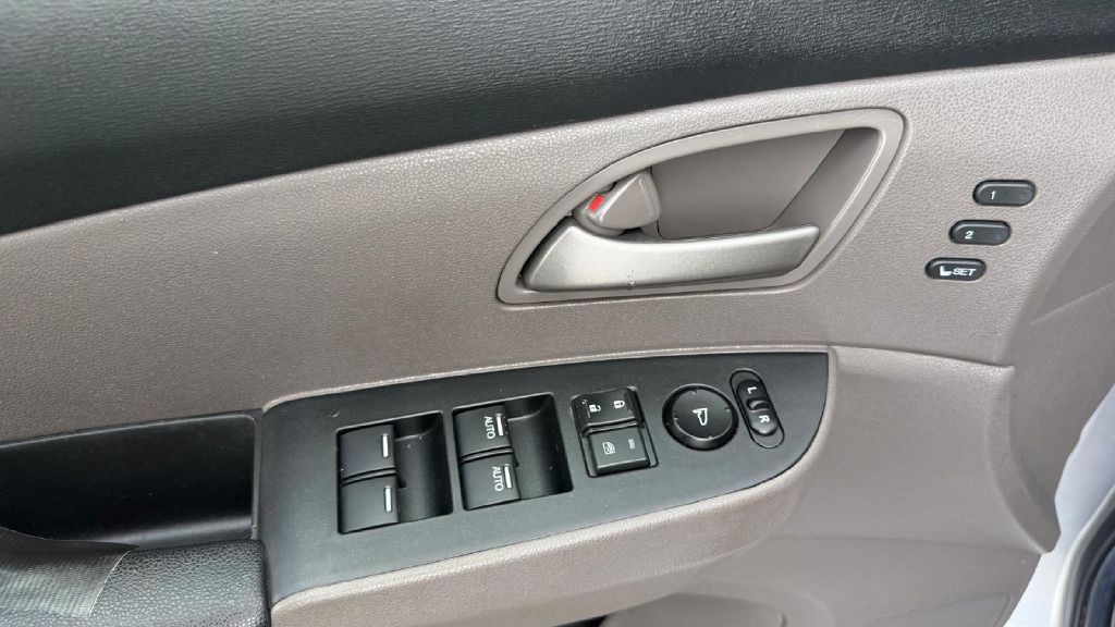 2011 Honda Odyssey Image 11