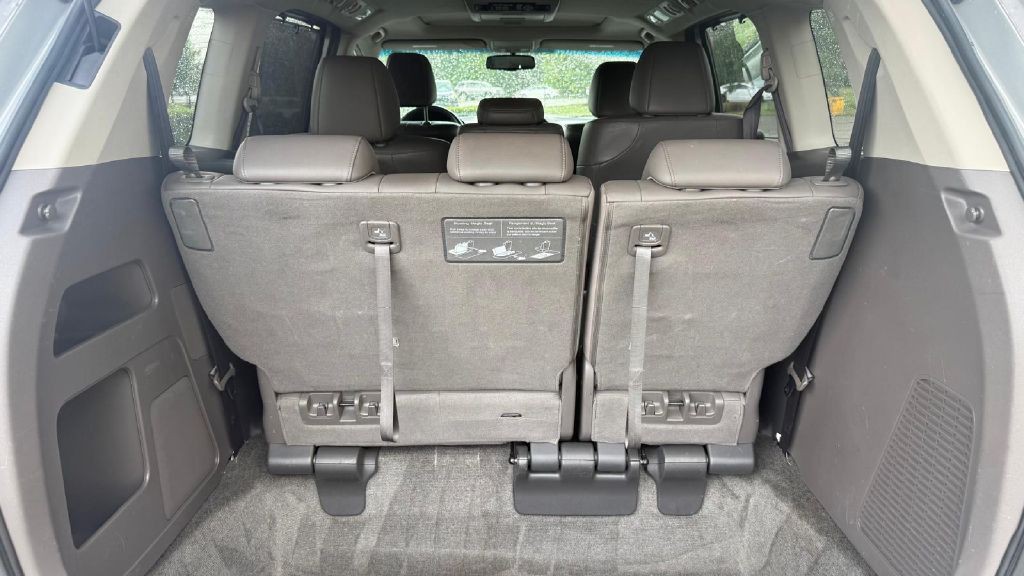 2011 Honda Odyssey Image 16