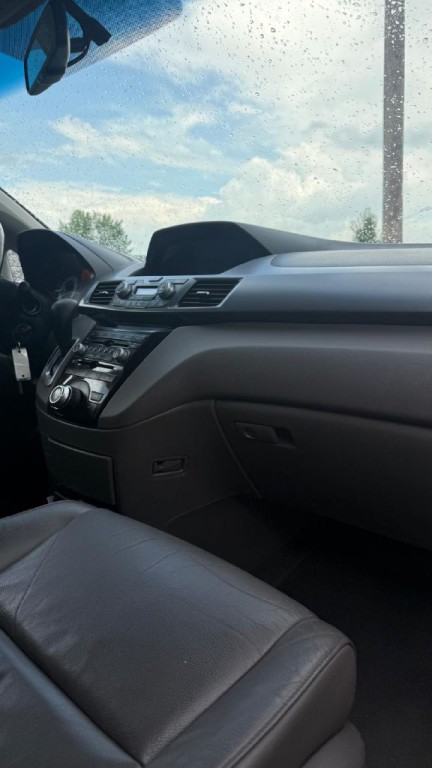 2011 Honda Odyssey Image 18