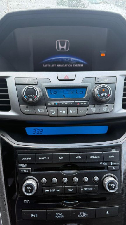 2011 Honda Odyssey Image 24