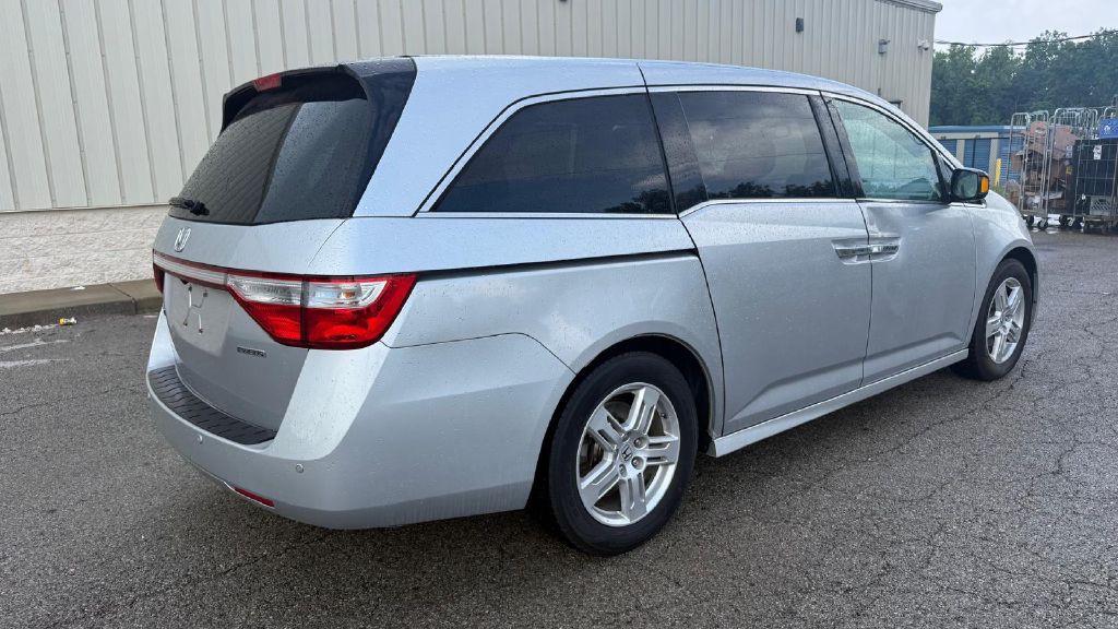 2011 Honda Odyssey Image 27
