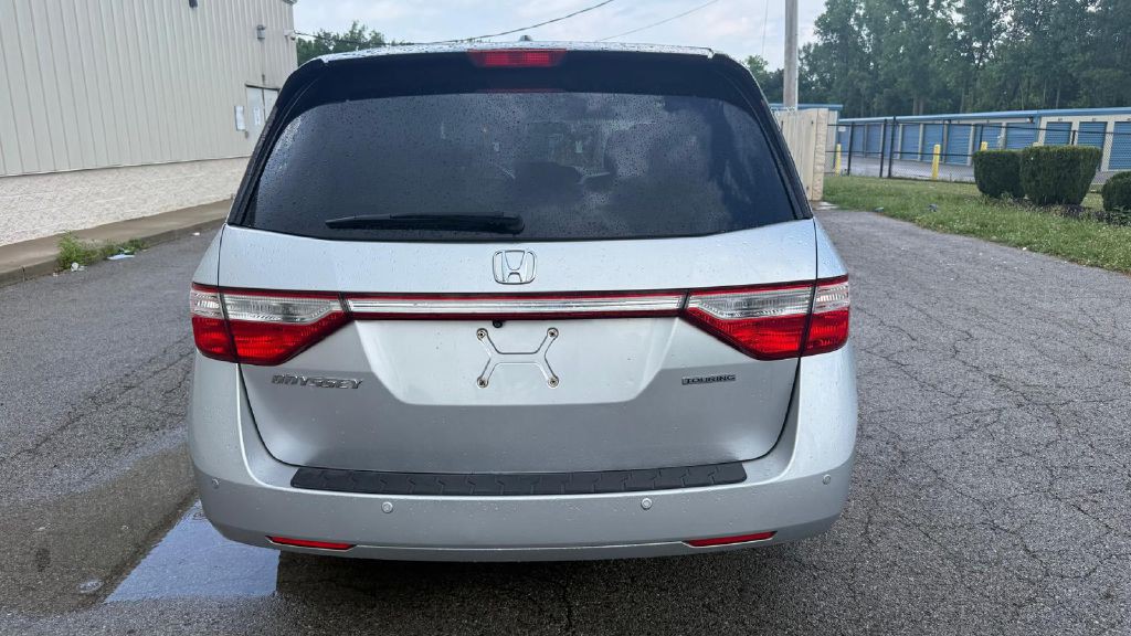 2011 Honda Odyssey Image 3