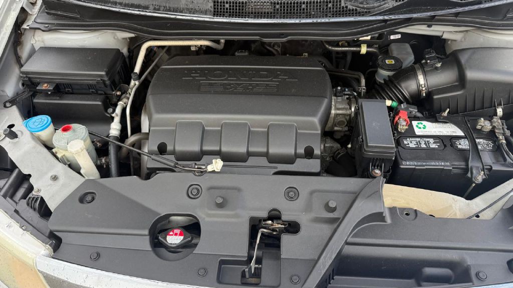 2011 Honda Odyssey Image 8