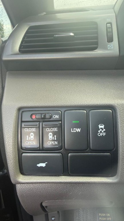 2016 Honda Odyssey Image 24
