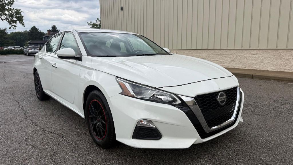 2020 Nissan Altima Image 2